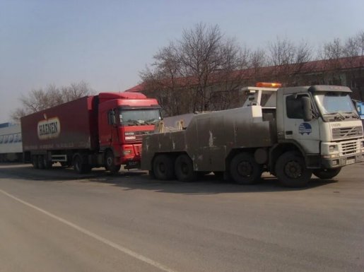 Эвакуация грузовой техники. Техпомощь стоимость услуг и где заказать - Екатеринбург
