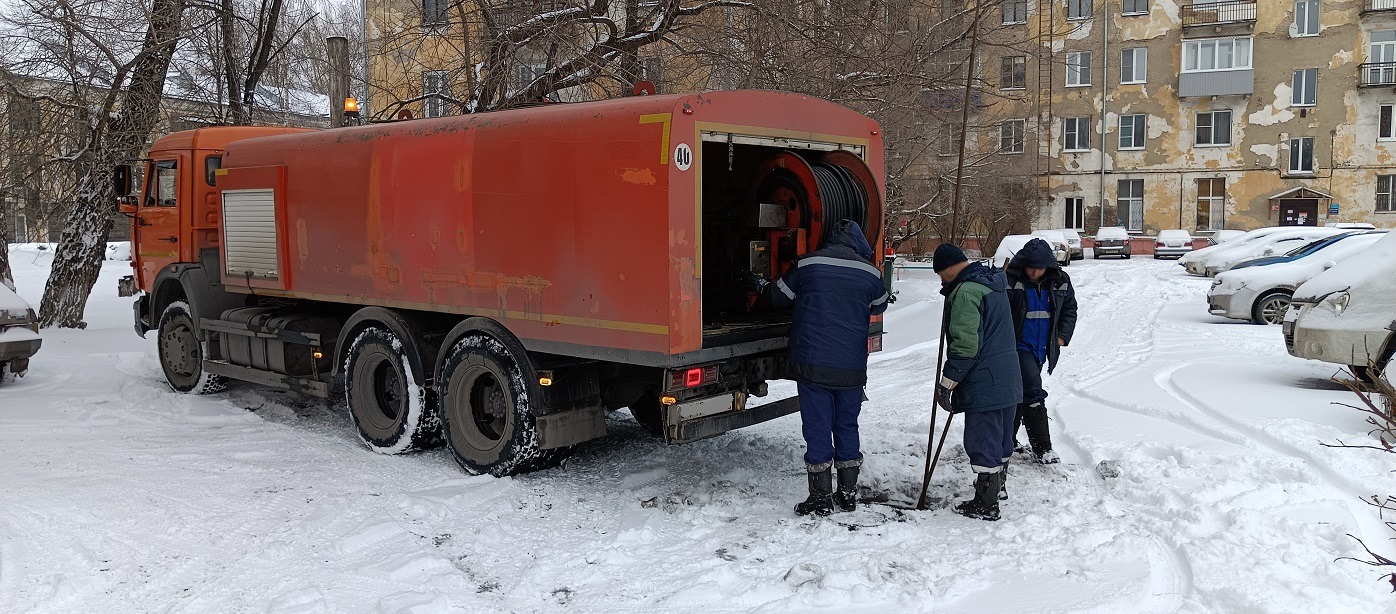 Прочистка канализации от засоров гидропромывочной машиной и специальным оборудованием в Кировграде