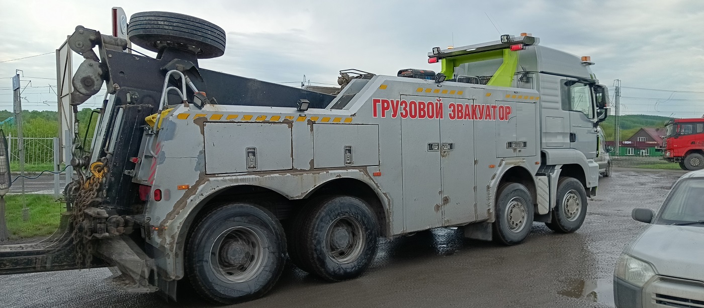 Грузовой эвакуатор для эвакуации грузовых машин и автобусов в Верхней Салде