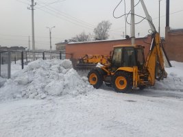 Уборка, чистка снега спецтехникой стоимость услуг и где заказать - Среднеуральск